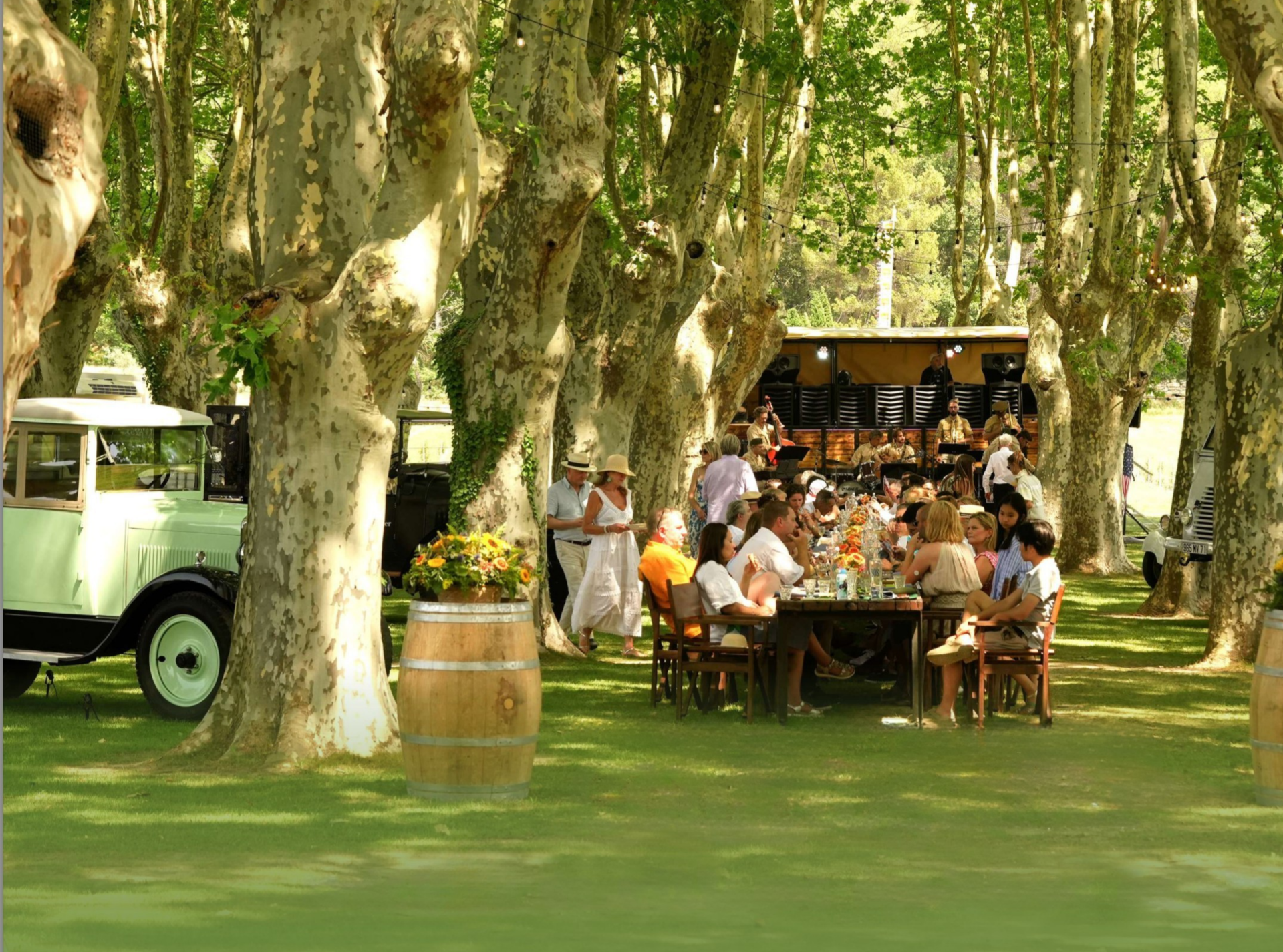 property 20 Rooms for seasonal rent on LAMBESC (13410)