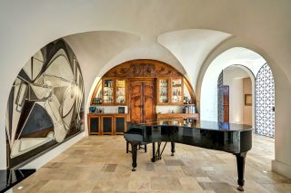 property 20 Rooms for seasonal rent on LAMBESC (13410)