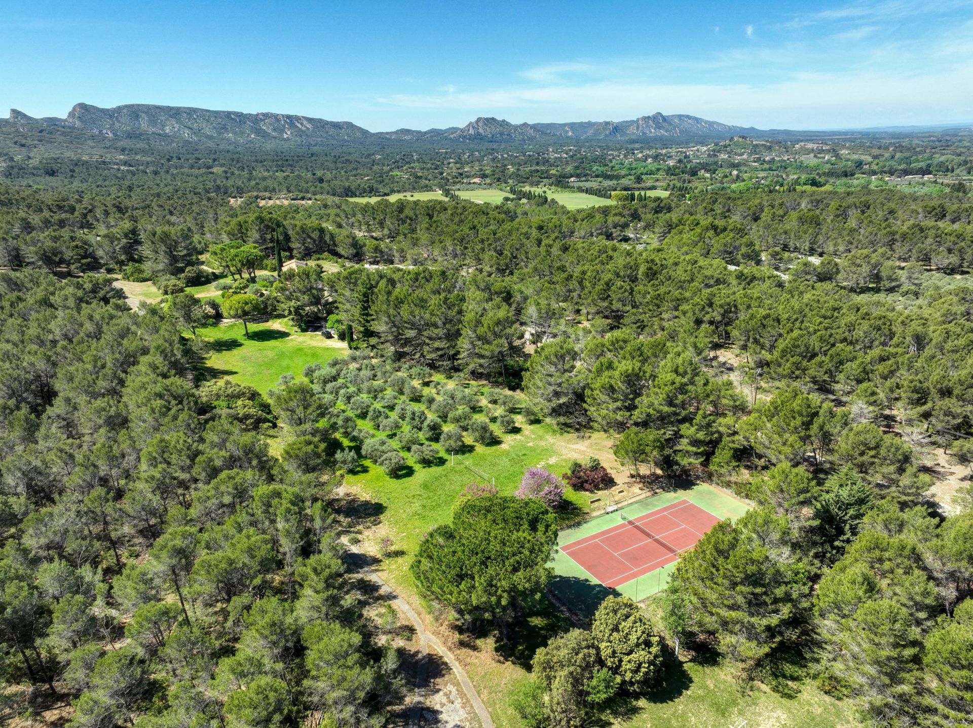 mas 16 Pièces en vente sur EYGALIERES (13810)