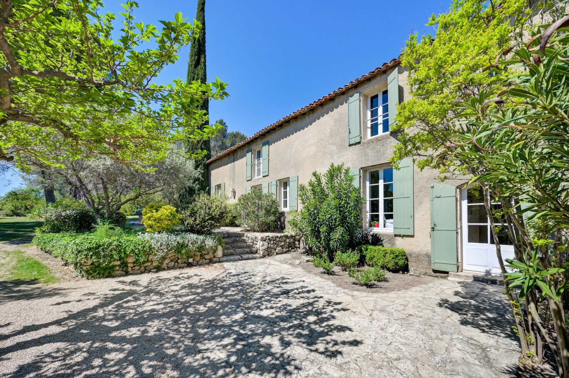 mas 16 Pièces en vente sur EYGALIERES (13810)