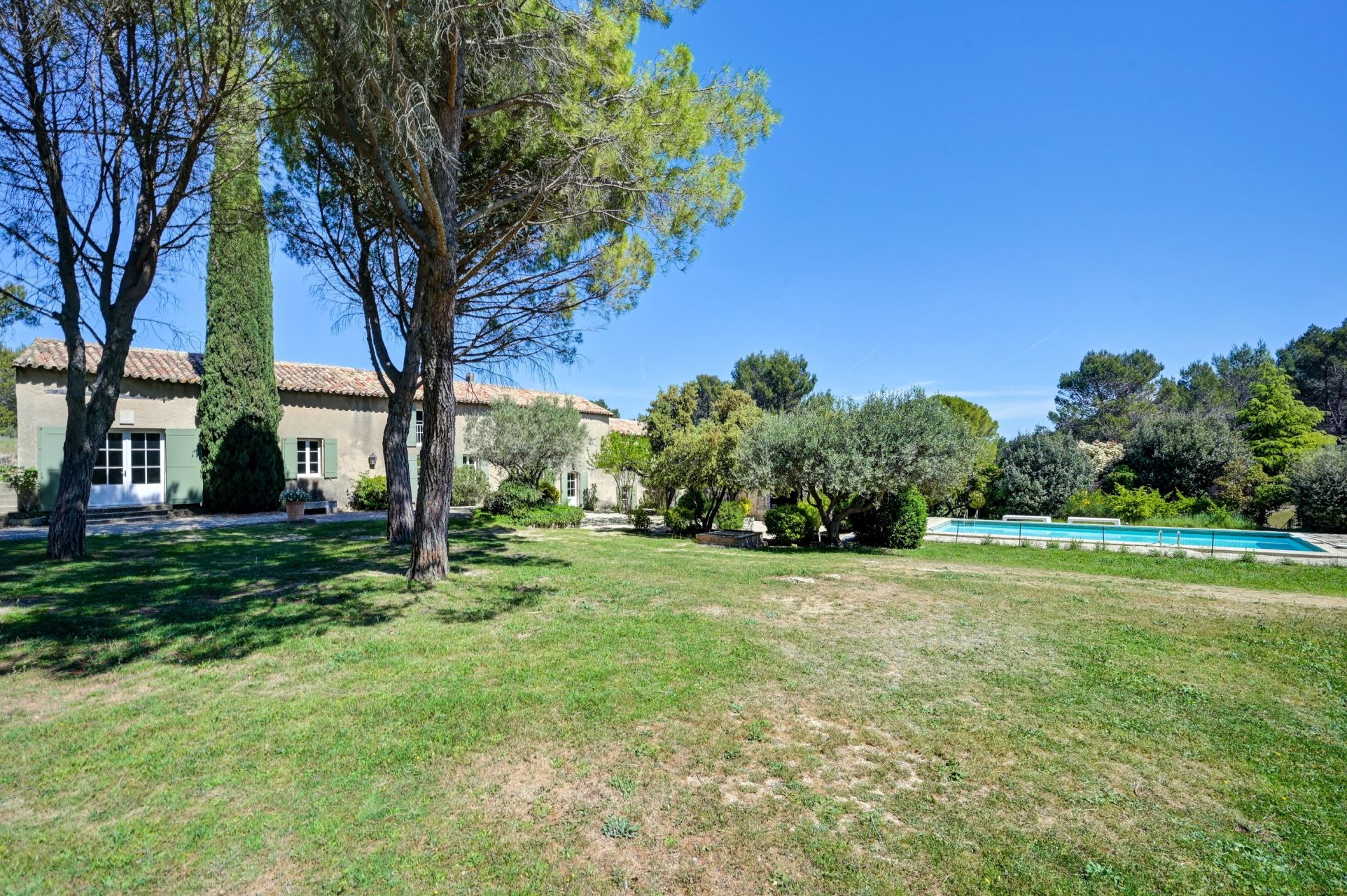 mas 16 Pièces en vente sur EYGALIERES (13810)