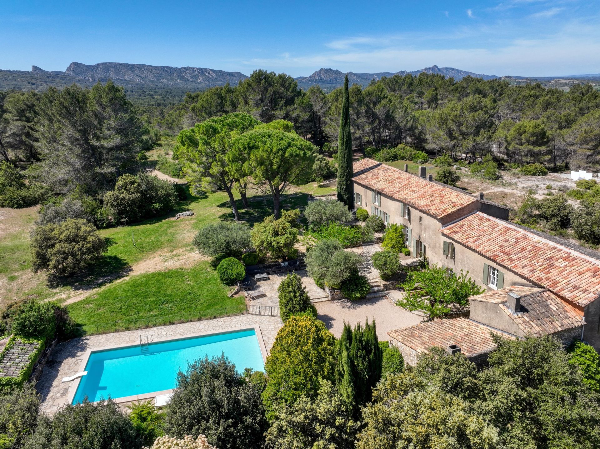 mas 16 Pièces en vente sur EYGALIERES (13810)