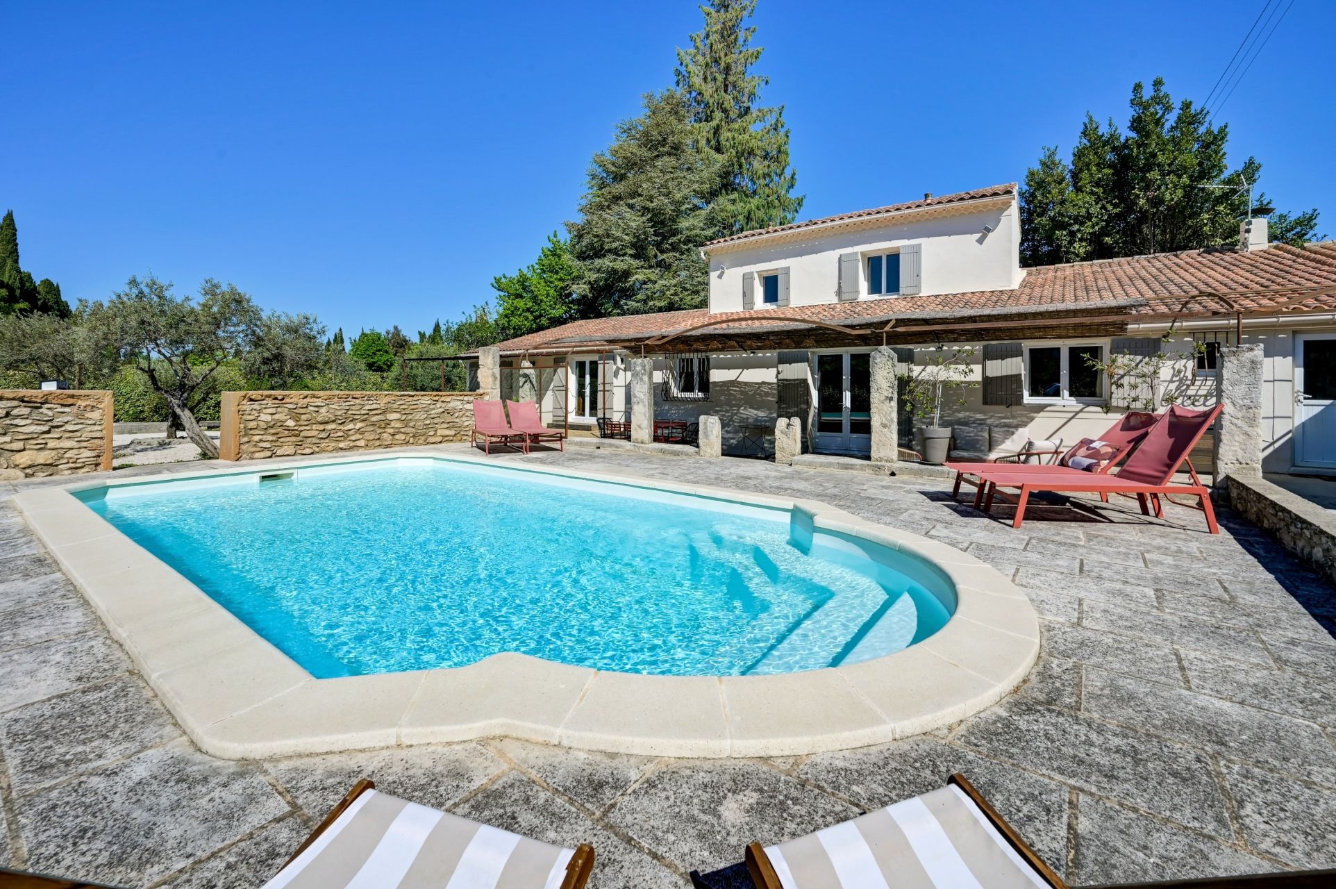 house 5 Rooms for sale on ST REMY DE PROVENCE (13210)