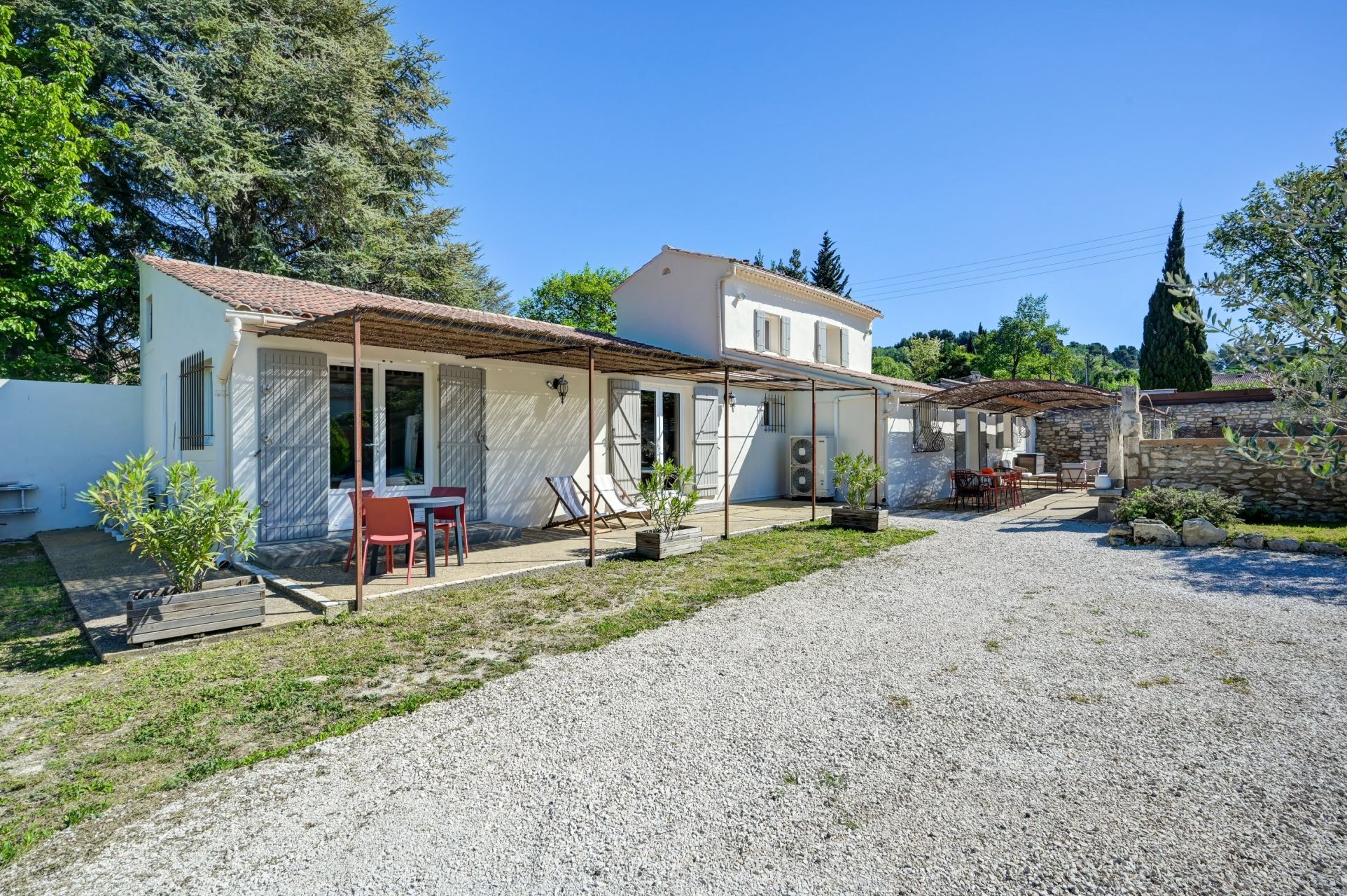 house 5 Rooms for sale on ST REMY DE PROVENCE (13210)