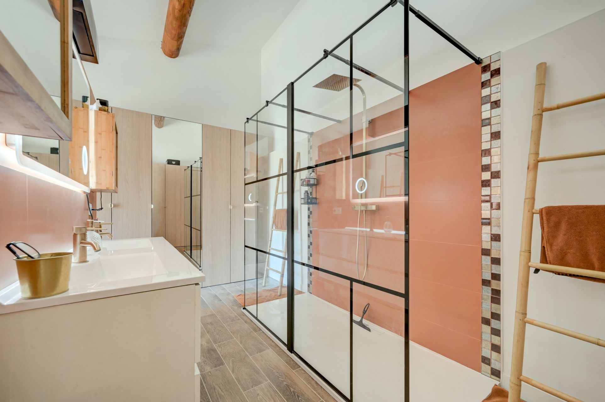 house 5 Rooms for sale on ST REMY DE PROVENCE (13210)