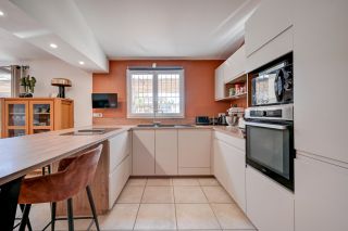 house 5 Rooms for sale on ST REMY DE PROVENCE (13210)
