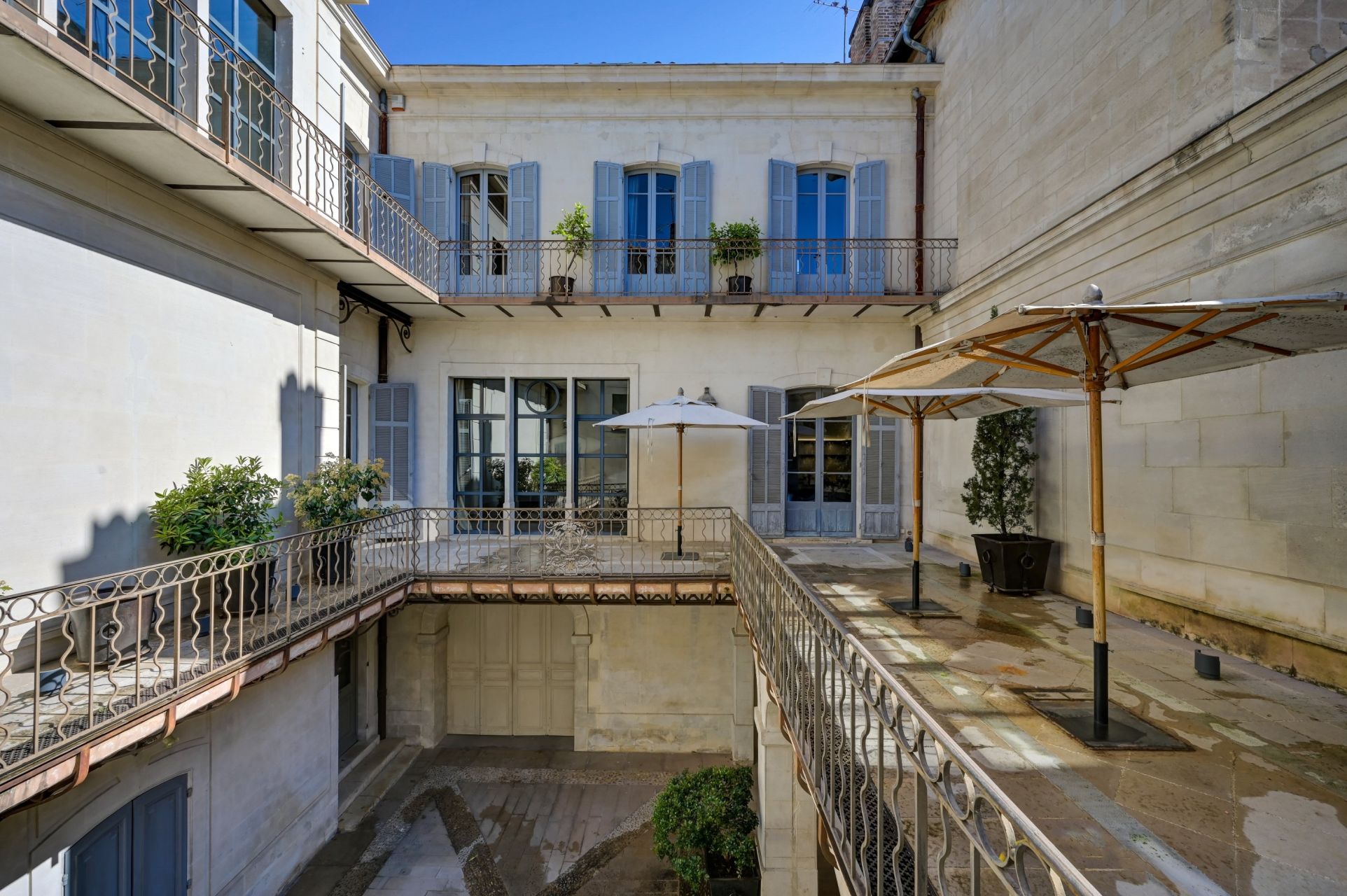 hôtel particulier 14 Pièces en vente sur AVIGNON (84000)