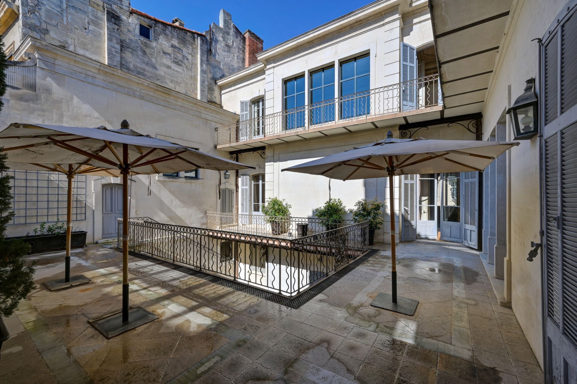 hôtel particulier 14 Pièces en vente sur AVIGNON (84000)