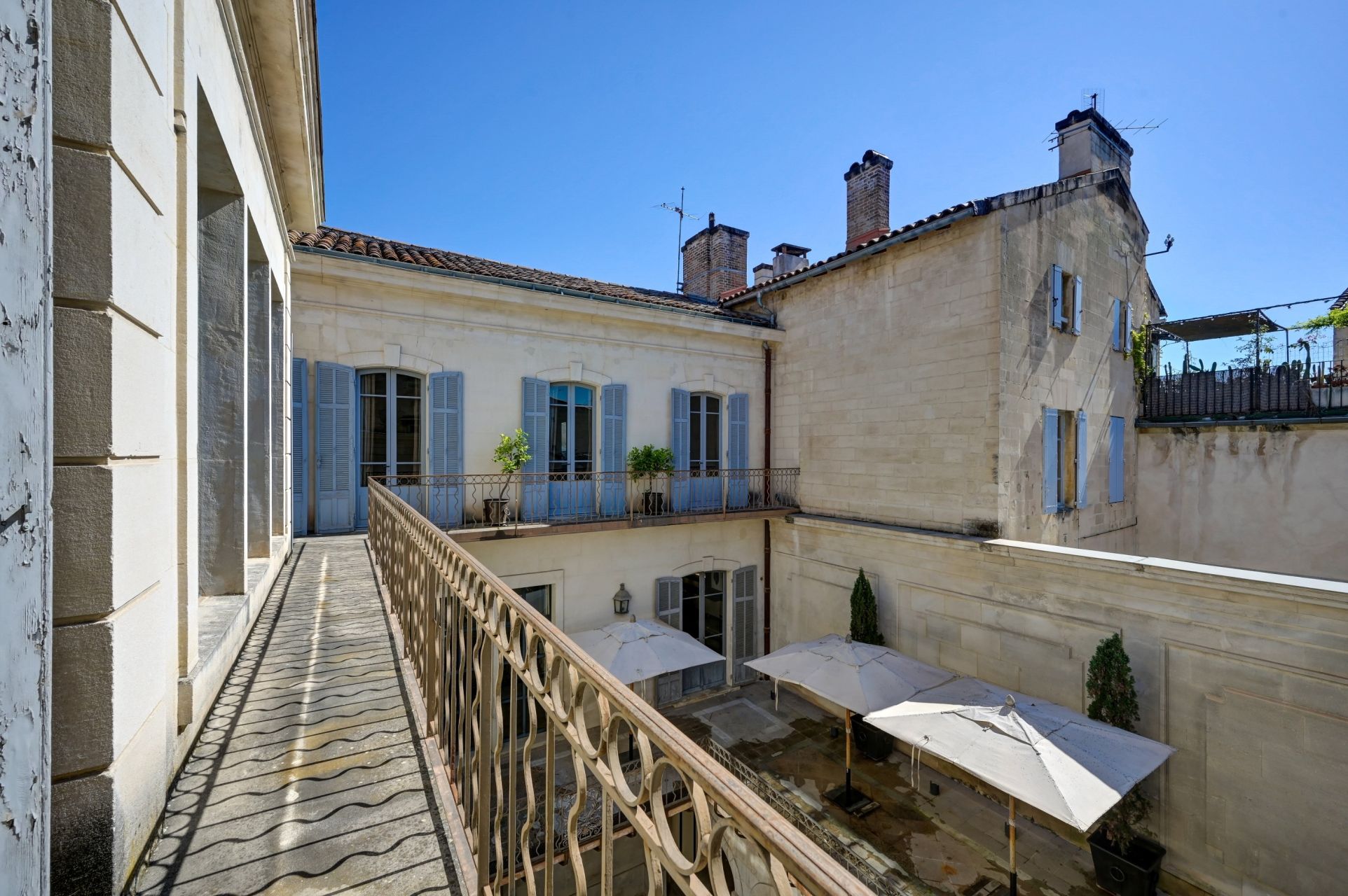 hôtel particulier 14 Pièces en vente sur AVIGNON (84000)
