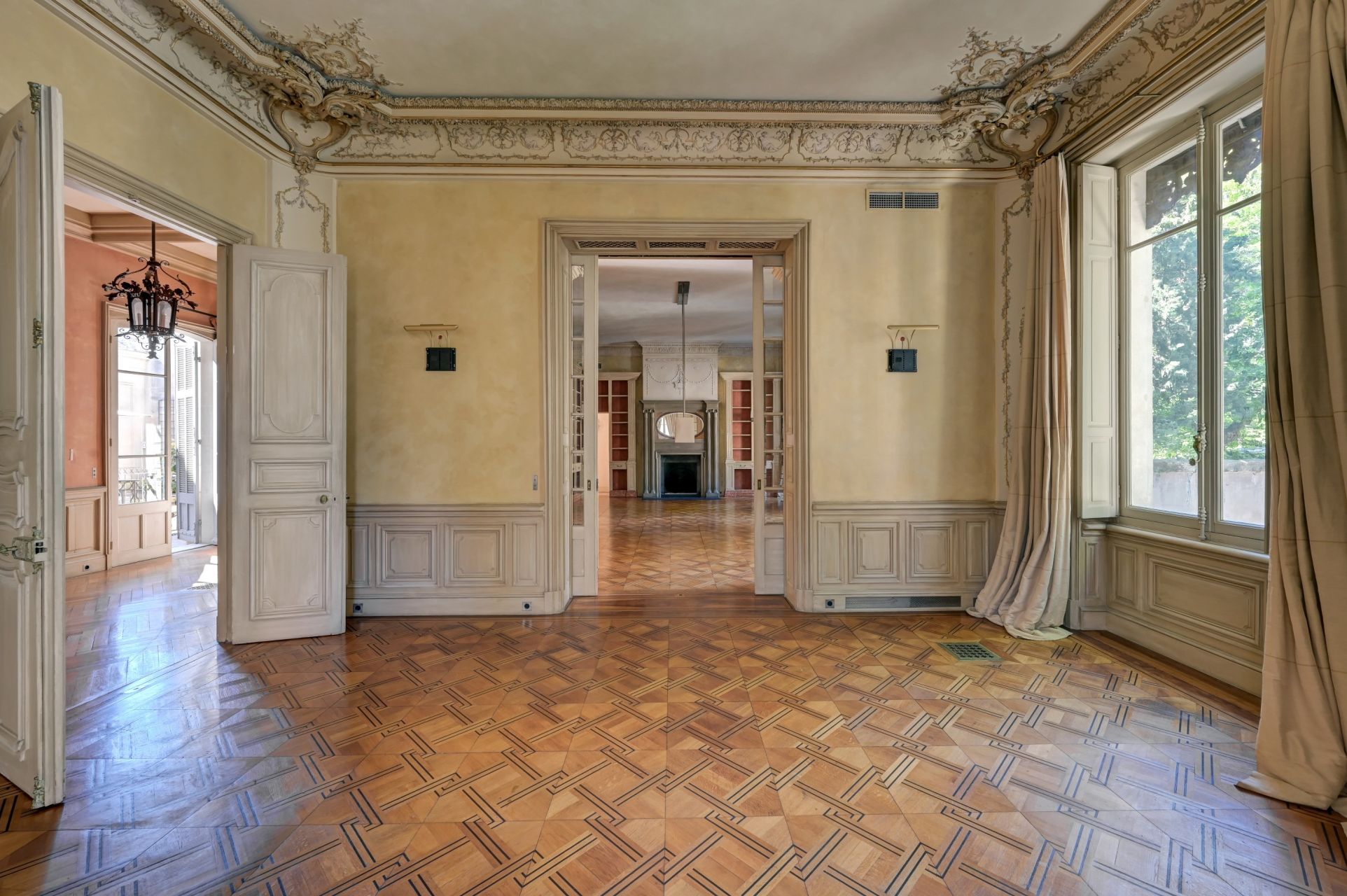 hôtel particulier 14 Pièces en vente sur AVIGNON (84000)