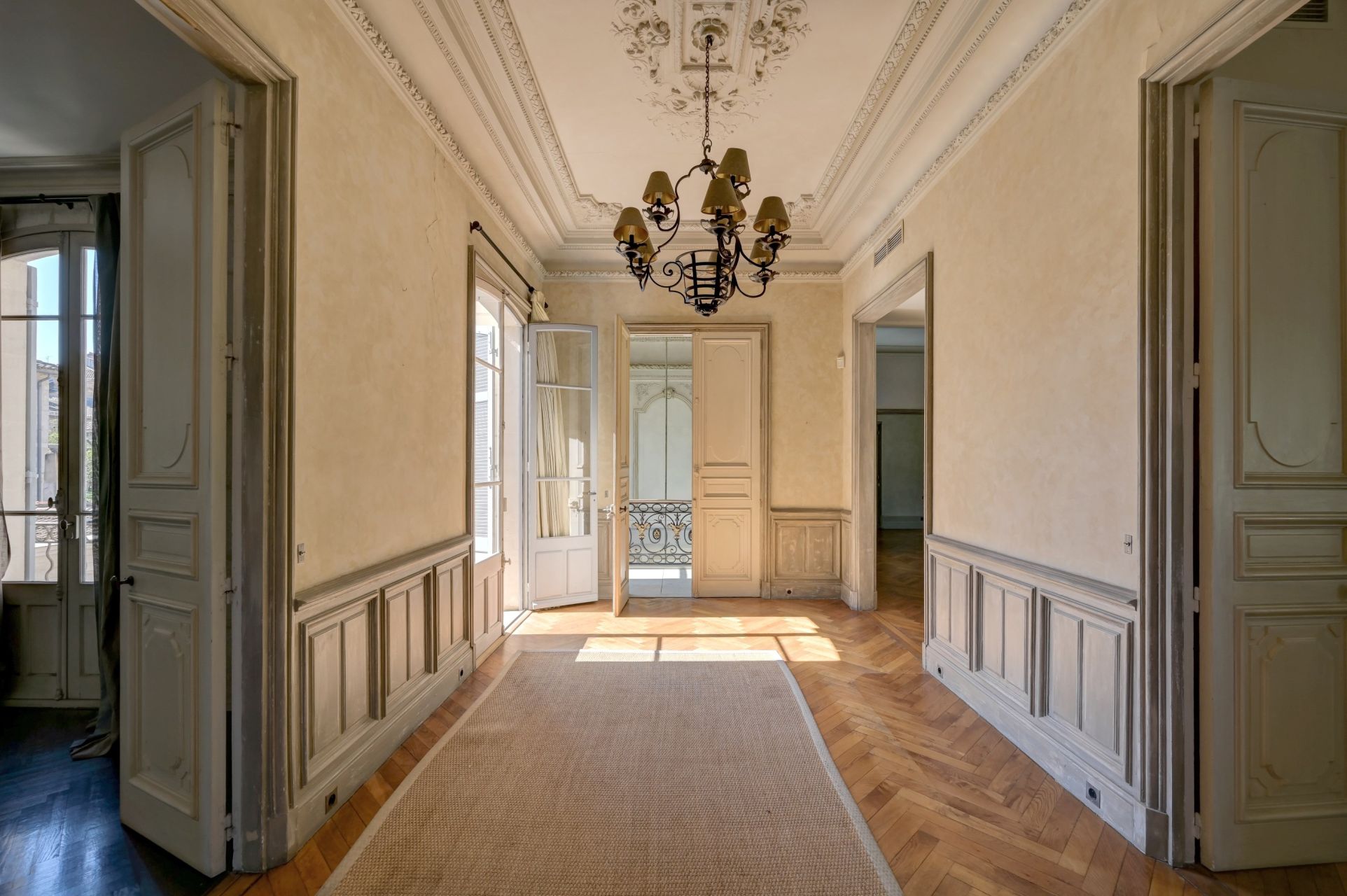 hôtel particulier 14 Pièces en vente sur AVIGNON (84000)