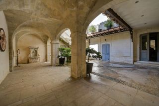 hôtel particulier 14 Pièces en vente sur AVIGNON (84000)