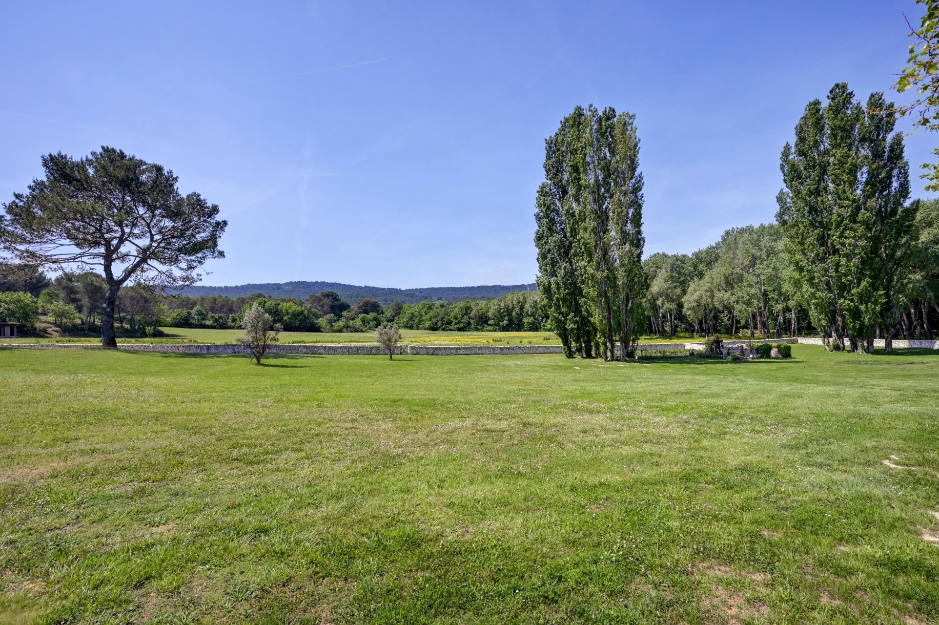 house 15 Rooms for sale on AIX EN PROVENCE (13100)