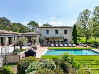 house 15 Rooms for sale on AIX EN PROVENCE (13100)