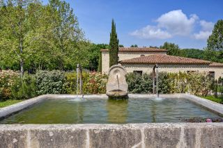 house 15 Rooms for sale on AIX EN PROVENCE (13100)