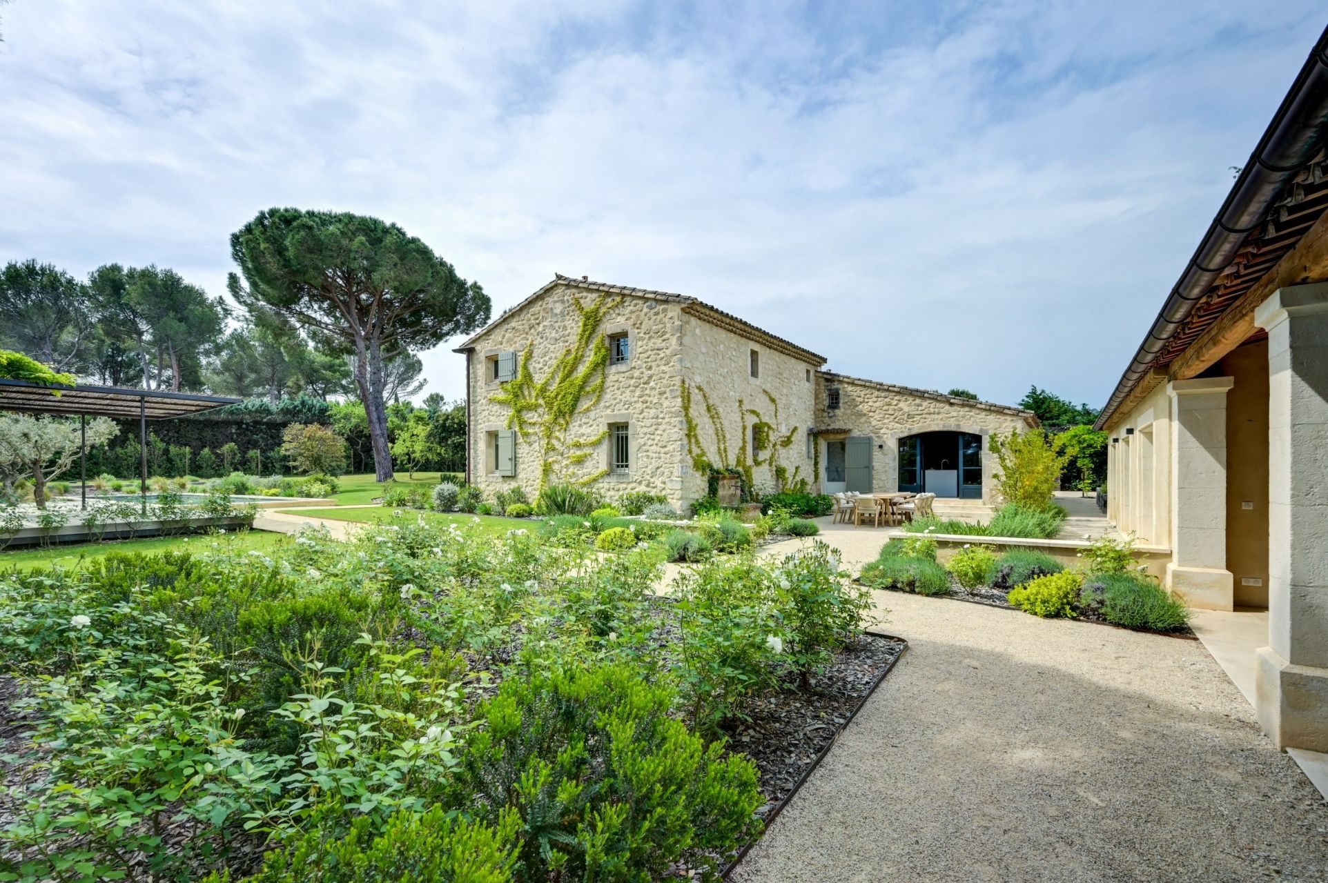 mas 8 Rooms for sale on EYGALIERES (13810)