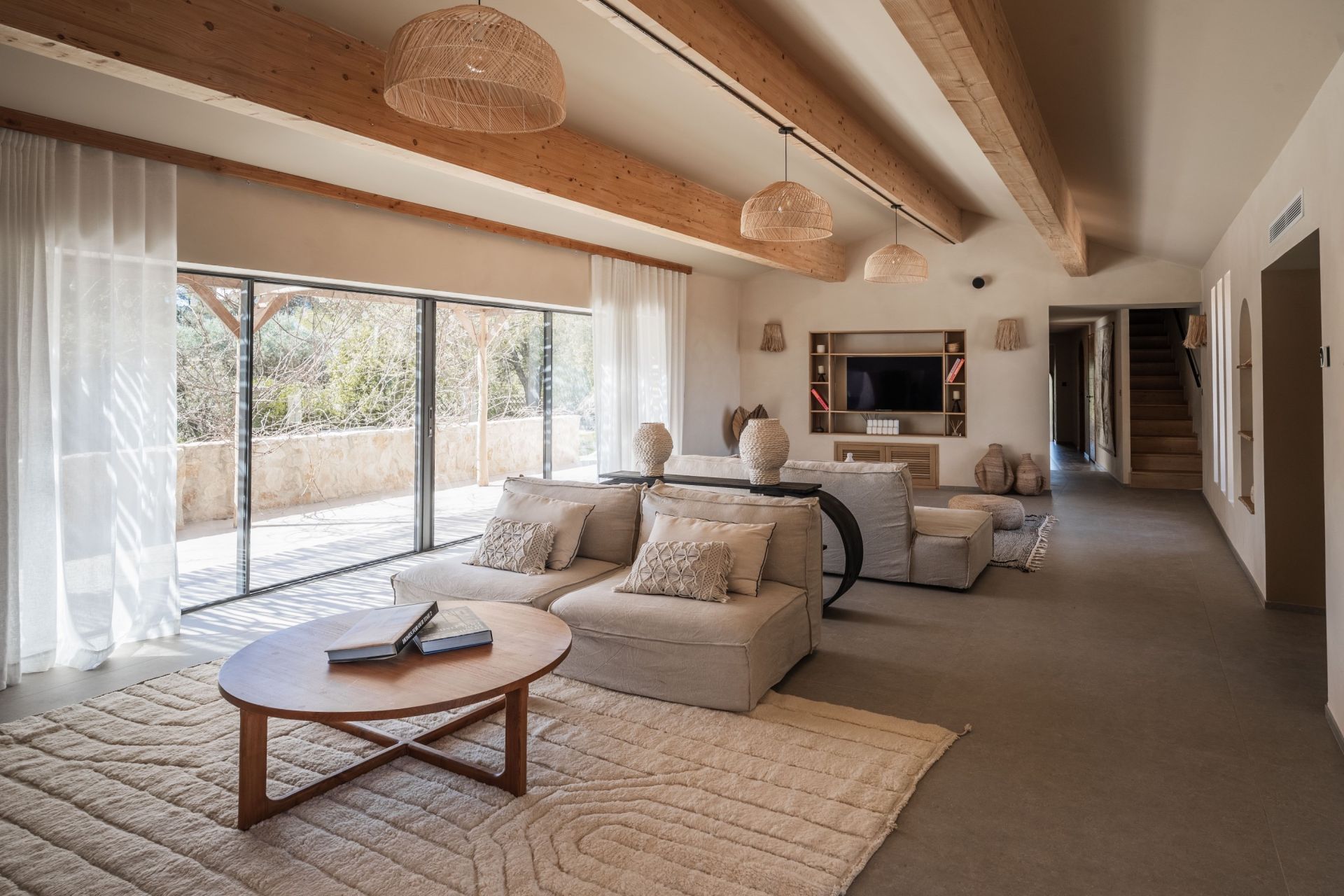 house 8 Rooms for sale on EYGALIERES (13810)