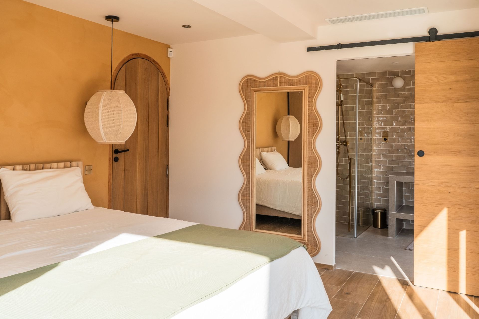 house 8 Rooms for sale on EYGALIERES (13810)