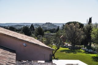 house 8 Rooms for sale on EYGALIERES (13810)