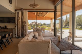house 8 Rooms for sale on EYGALIERES (13810)