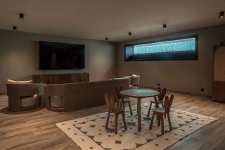house 8 Rooms for sale on EYGALIERES (13810)