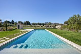 house 10 Rooms for sale on EYGALIERES (13810)