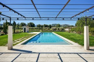 house 10 Rooms for sale on EYGALIERES (13810)