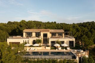 house 6 Rooms for seasonal rent on PARADOU (13520)