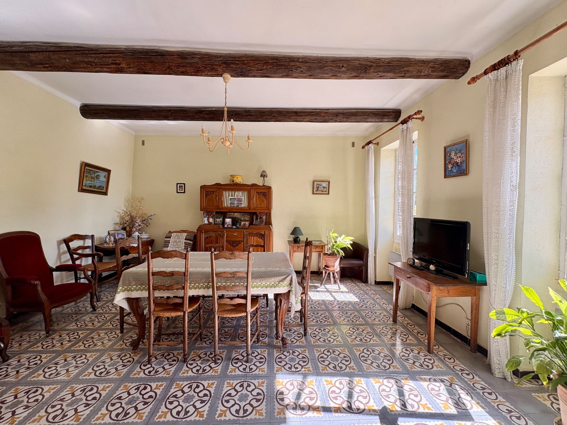 maison 8 Pièces en vente sur ST ETIENNE DU GRES (13103)
