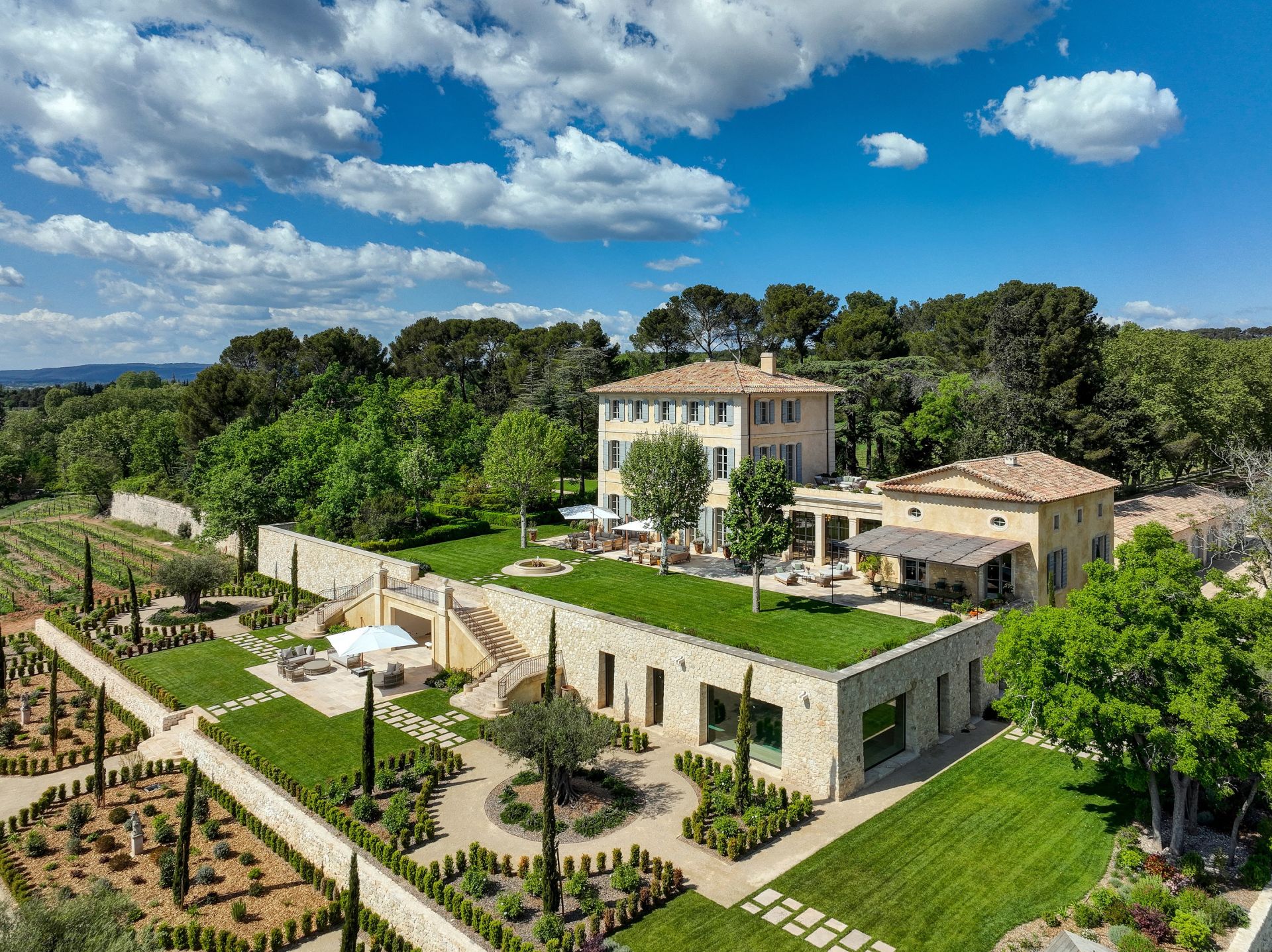 wine estate 20 Rooms for seasonal rent on AIX EN PROVENCE (13100)