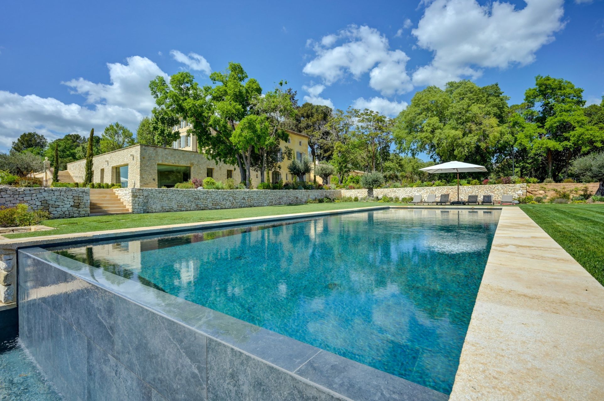 wine estate 20 Rooms for seasonal rent on AIX EN PROVENCE (13100)