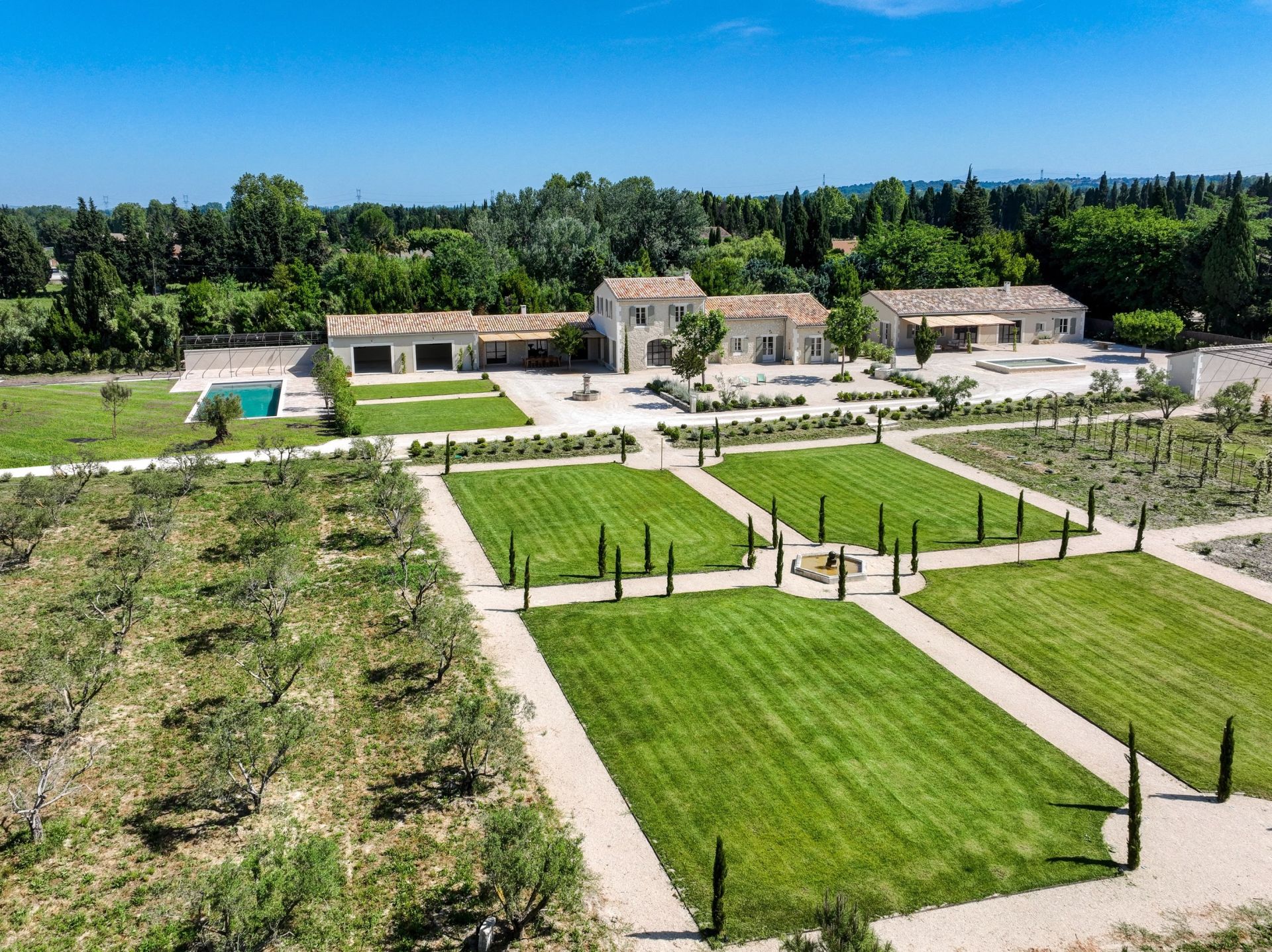 house 10 Rooms for sale on ST REMY DE PROVENCE (13210)