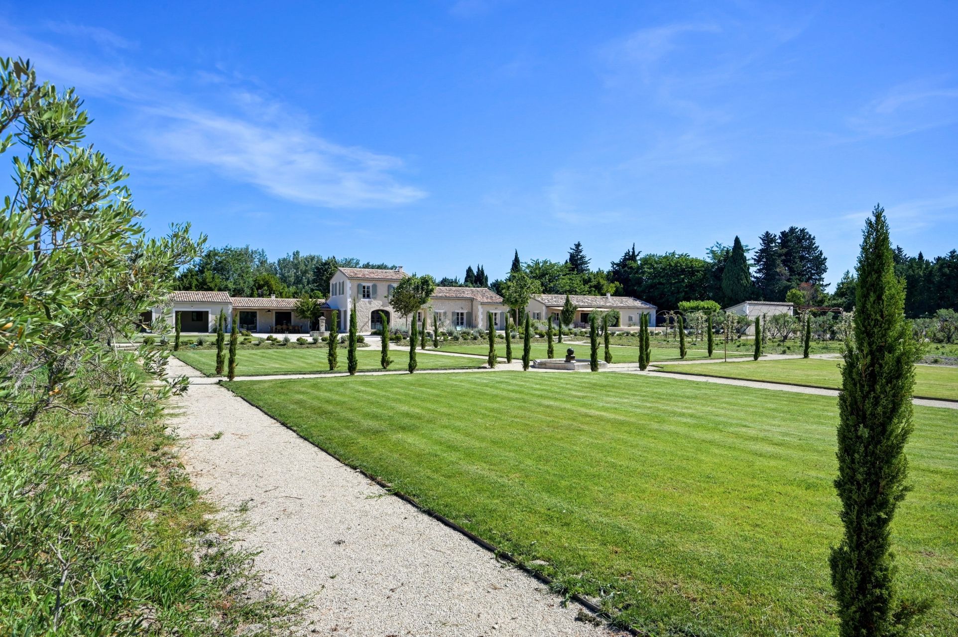 house 10 Rooms for sale on ST REMY DE PROVENCE (13210)
