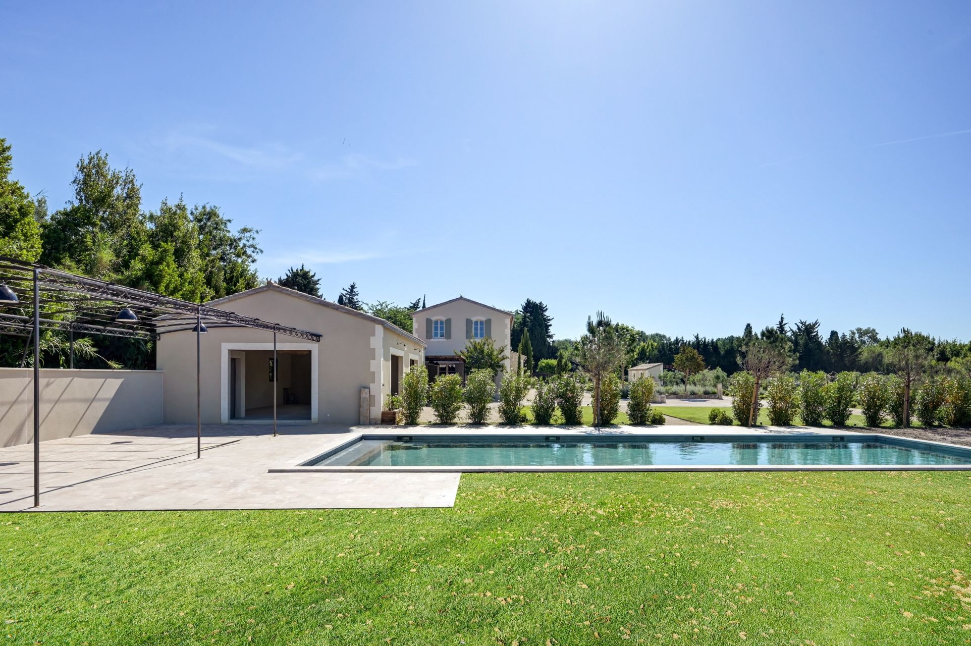 house 10 Rooms for sale on ST REMY DE PROVENCE (13210)
