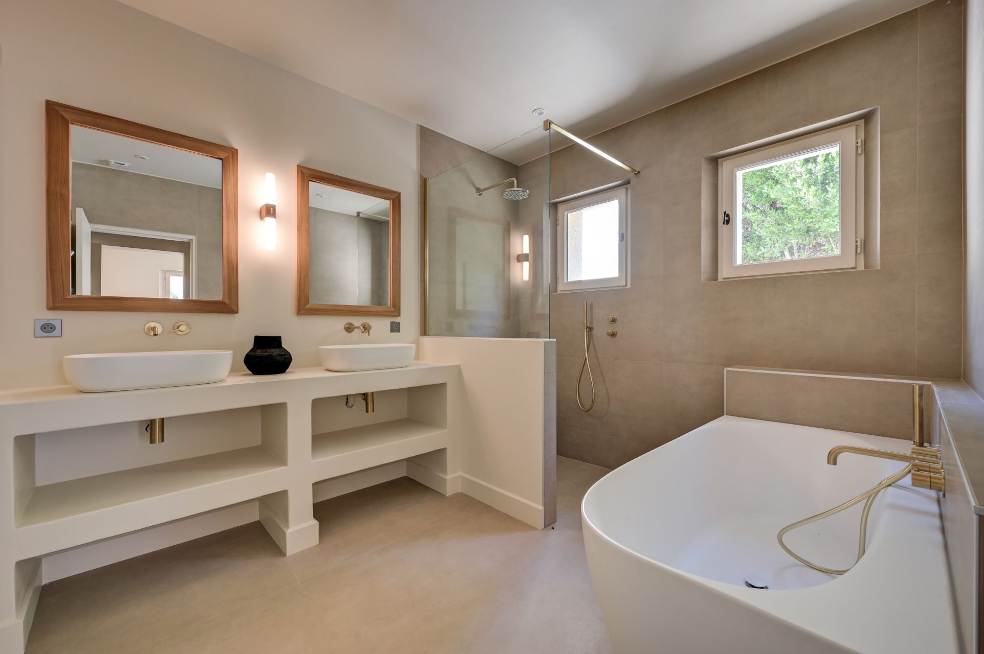 house 10 Rooms for sale on ST REMY DE PROVENCE (13210)
