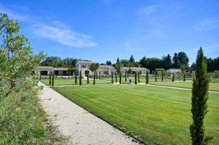 house 10 Rooms for sale on ST REMY DE PROVENCE (13210)