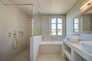 house 10 Rooms for sale on ST REMY DE PROVENCE (13210)