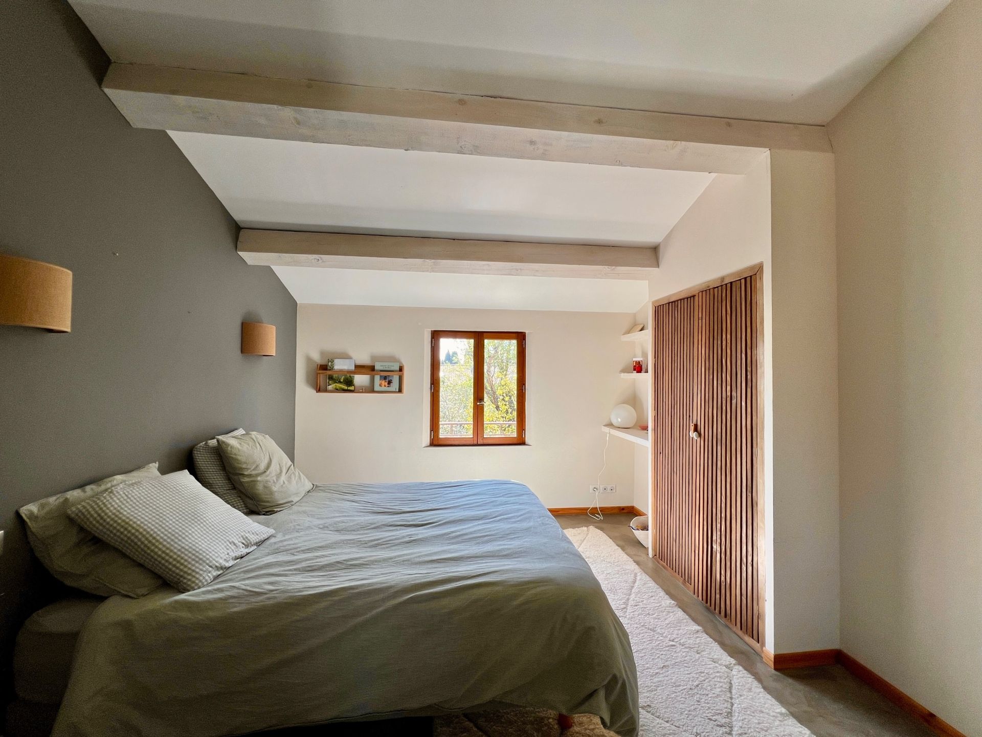 house 5 Rooms for sale on PARADOU (13520)