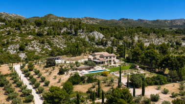 mas 13 Rooms for sale on MAUSSANE LES ALPILLES (13520)