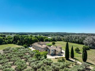 maison 25 Pièces en vente sur FONTVIEILLE (13990)