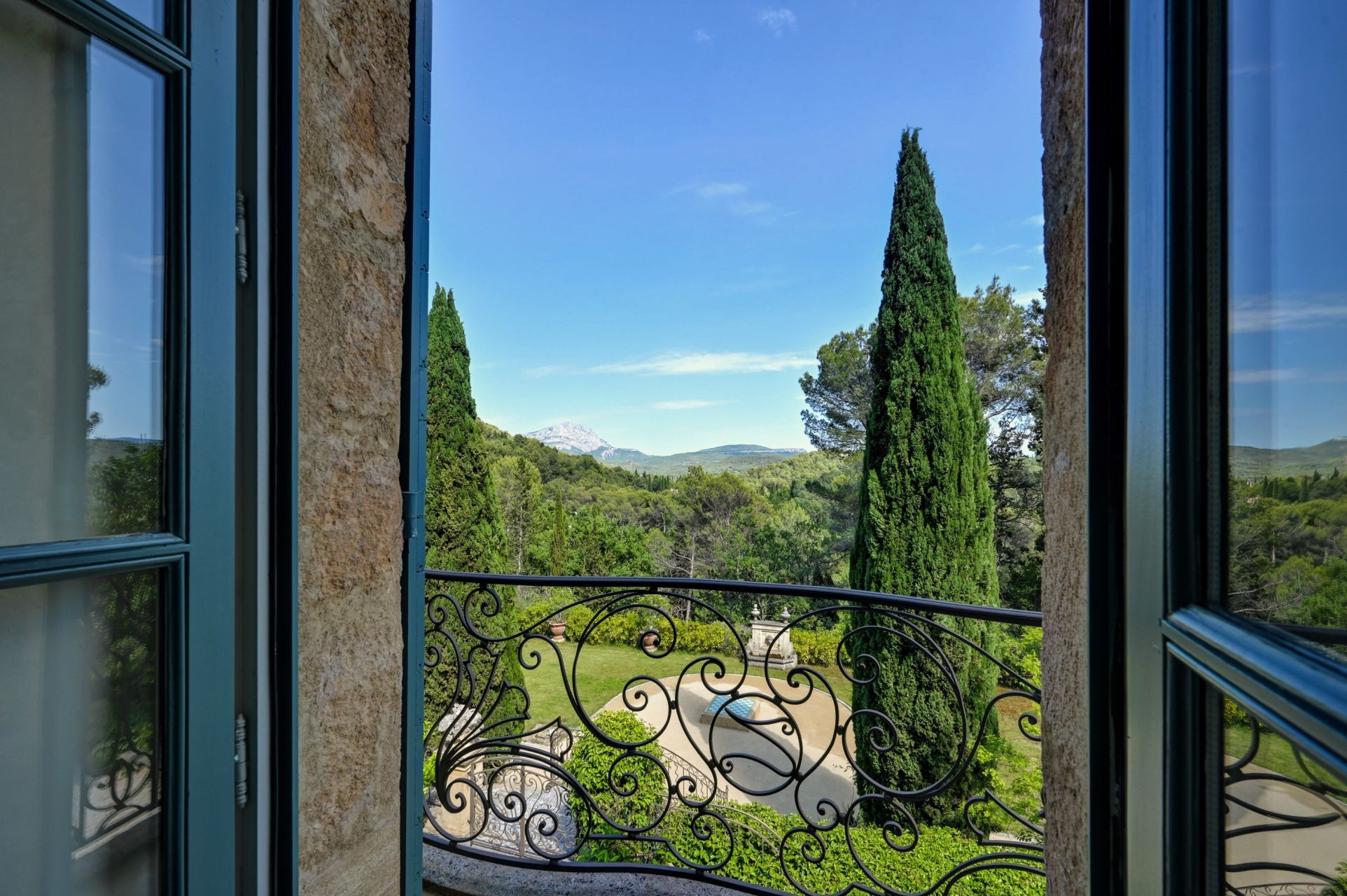 maison 13 Pièces en location saisonnière sur LE THOLONET (13100)