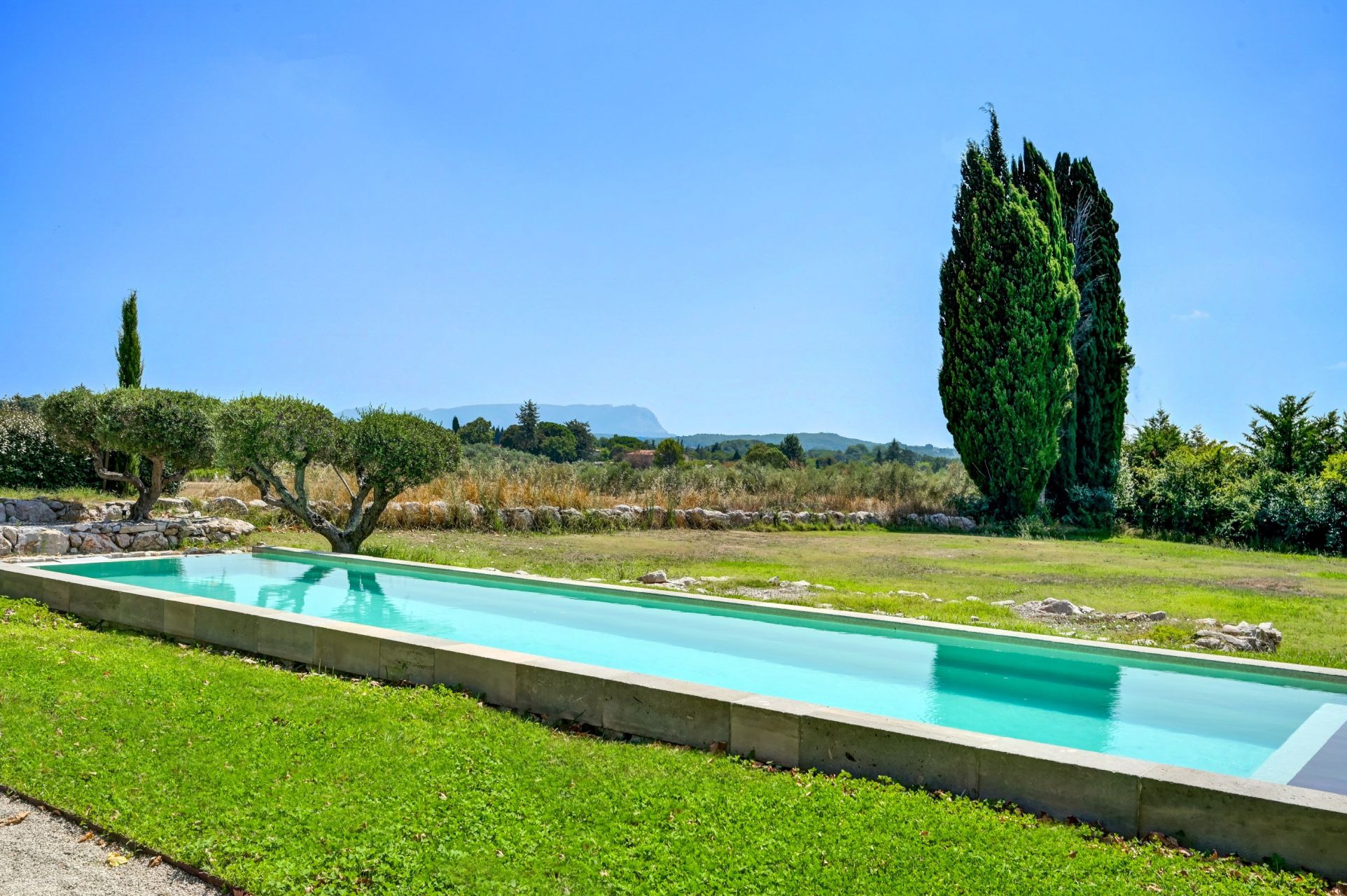 house 23 Rooms for sale on AIX EN PROVENCE (13100)