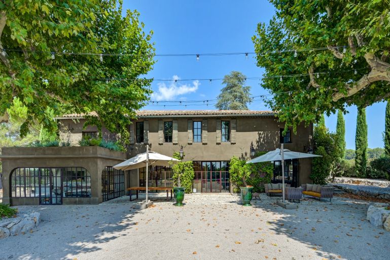house 23 Rooms for sale on AIX EN PROVENCE (13100)