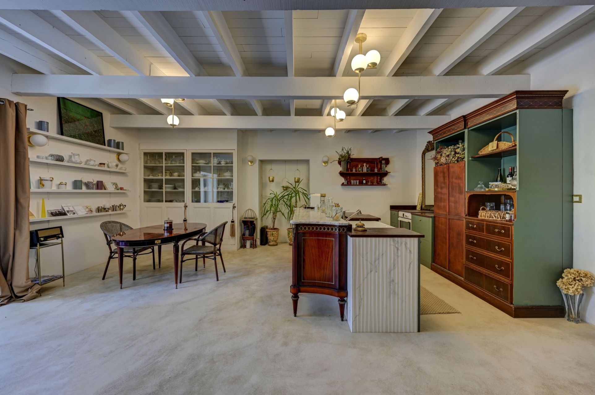 mas 15 Rooms for sale on ARLES (13200)