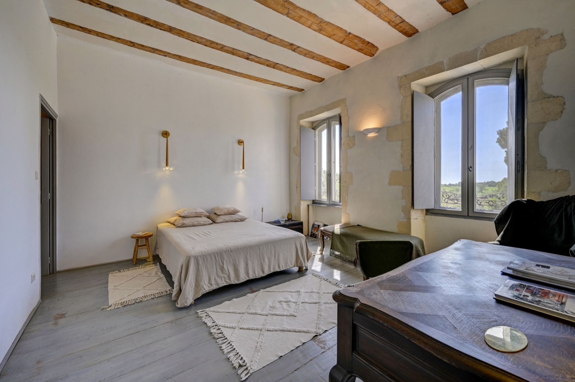 mas 15 Rooms for sale on ARLES (13200)