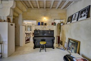 mas 15 Rooms for sale on ARLES (13200)