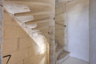 townhouse 4 Rooms for sale on ARLES (13200)