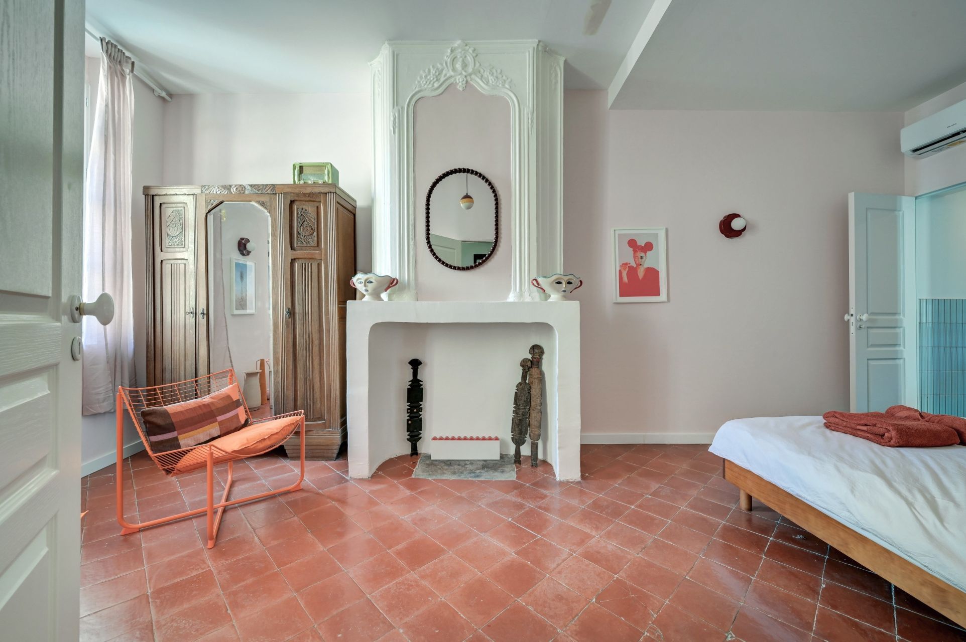 townhouse 6 Rooms for sale on ARLES (13200)