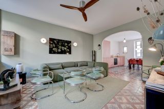 townhouse 6 Rooms for sale on ARLES (13200)