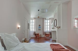 townhouse 6 Rooms for sale on ARLES (13200)
